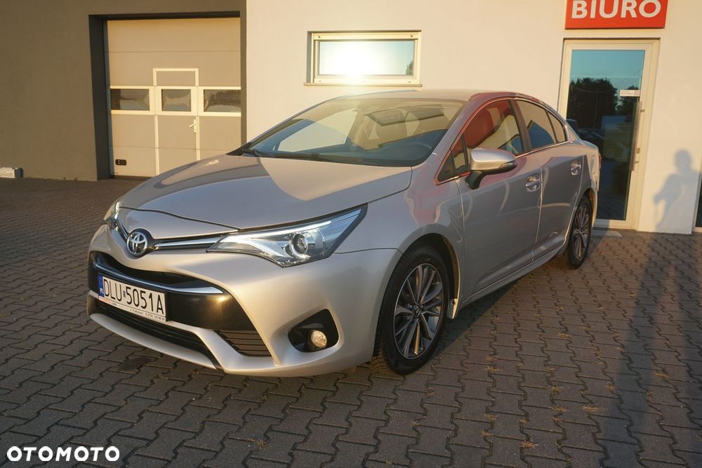 Toyota Avensis 2.0 D-4D Premium - 2