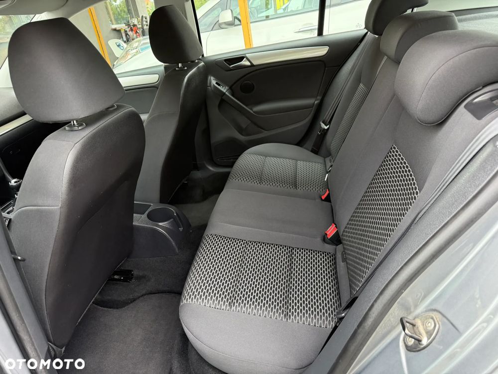 Volkswagen Golf 1.6 TDI DPF BlueMotion - 10