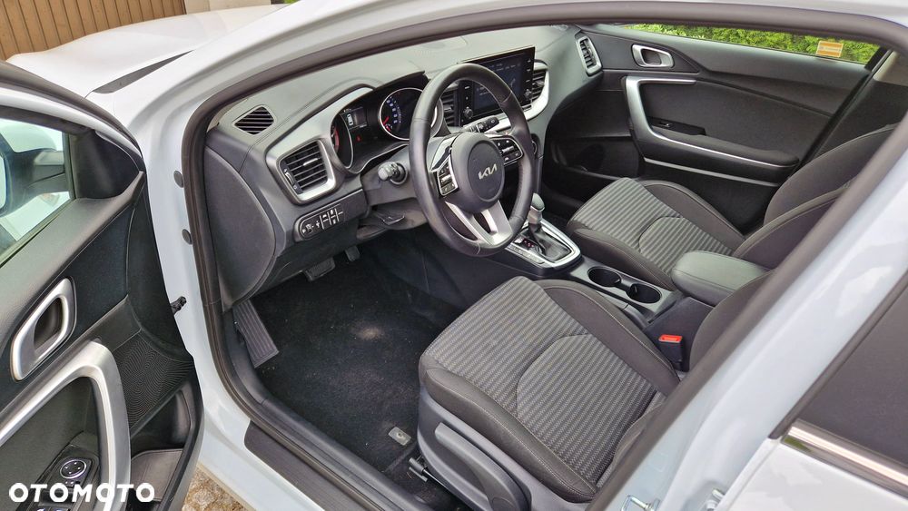 Kia Ceed - 8