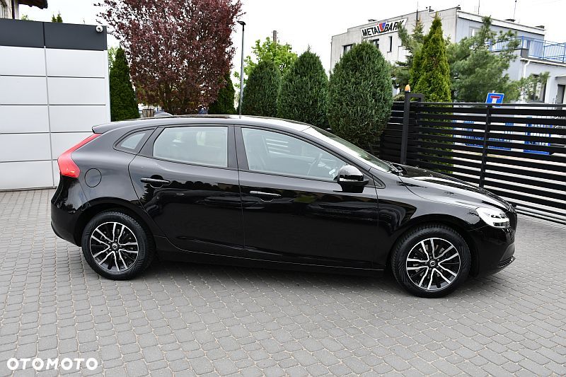 Volvo V40 T2 Momentum - 30