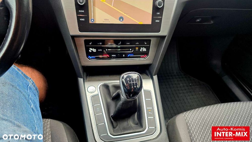 Volkswagen Passat - 30