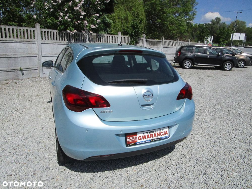Opel Astra 1.6 Design Edition - 10