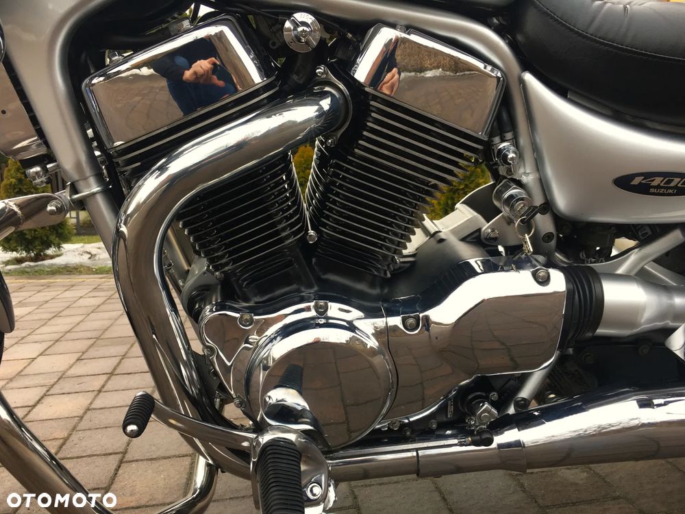 Suzuki Intruder - 10