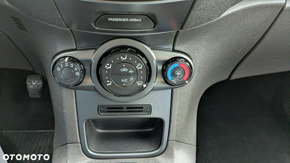Ford Fiesta - 26