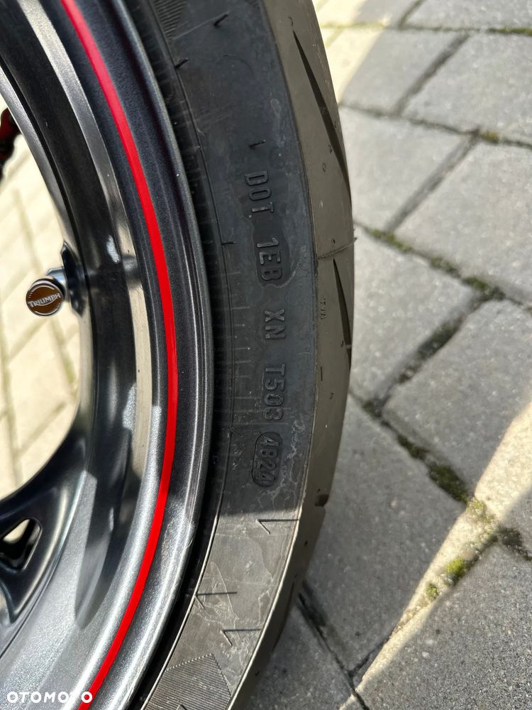Triumph Street Triple - 8