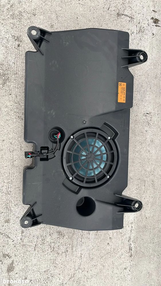 WZMACNIACZ GŁOŚNIK HARMAN KARDON MERCEDES A2468200002 - 1