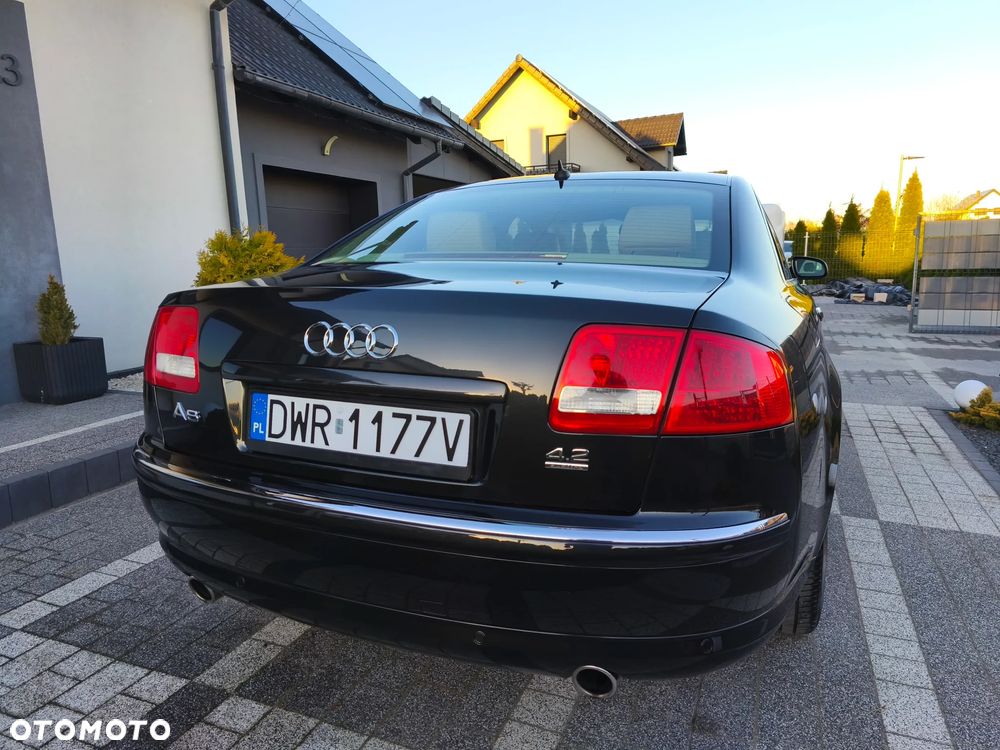 Audi A8 4.2 Quattro - 9