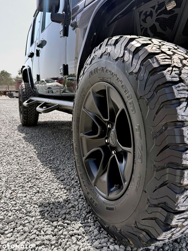 Jeep Wrangler Unlimited Hard-Top 3.6 Automatik X - 24