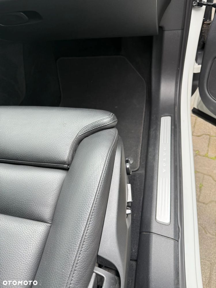 Volvo XC 60 B4 D Plus Bright - 14