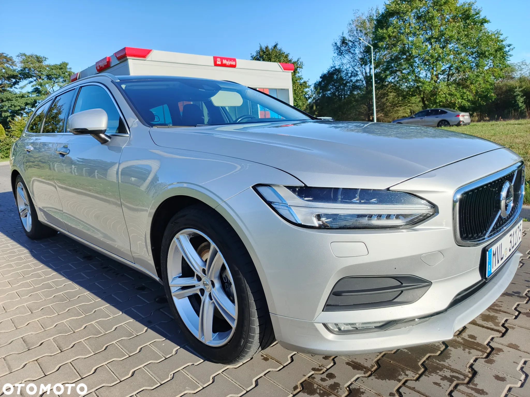 Volvo V90 D5 AWD Momentum - 1
