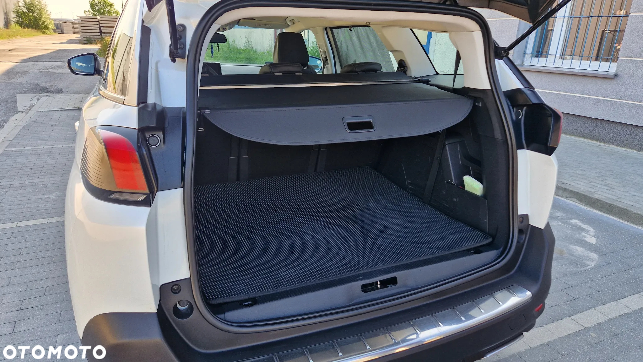 Peugeot 5008 1.6 THP Allure S&S EAT6 - 15