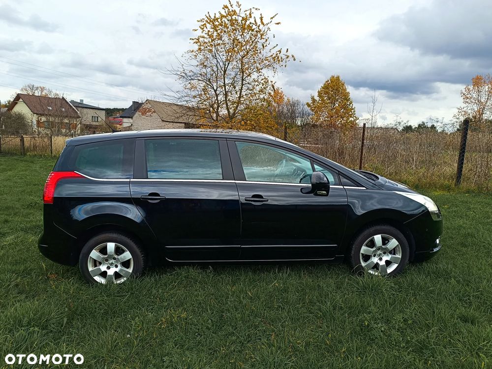 Peugeot 5008 1.6 THP Family 7os - 9