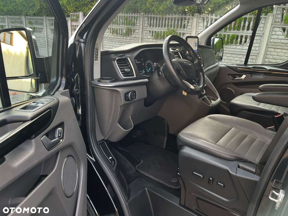 Ford Tourneo Custom - 21