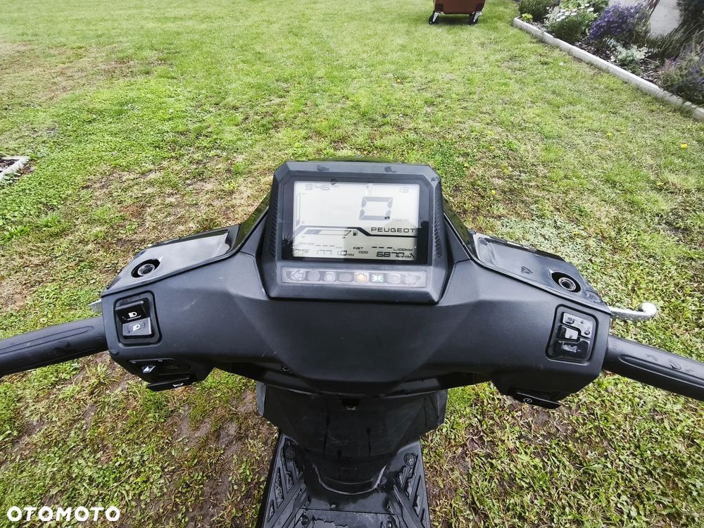 Peugeot Tweet - 23