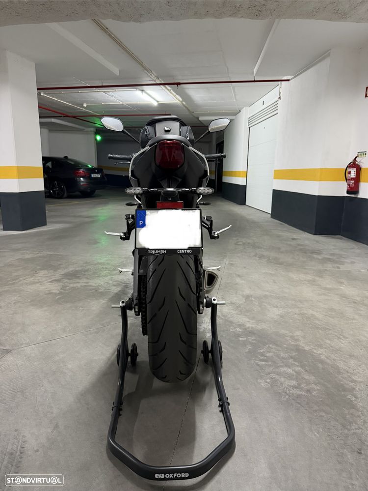 Triumph Street Triple R - 10