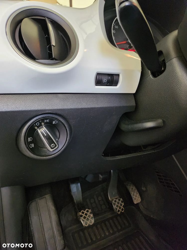 Volkswagen up! white - 13