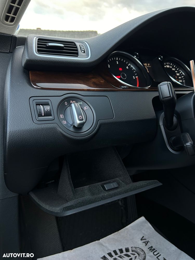 Volkswagen Passat CC 2.0 TDI BMT DSG 4Motion - 32