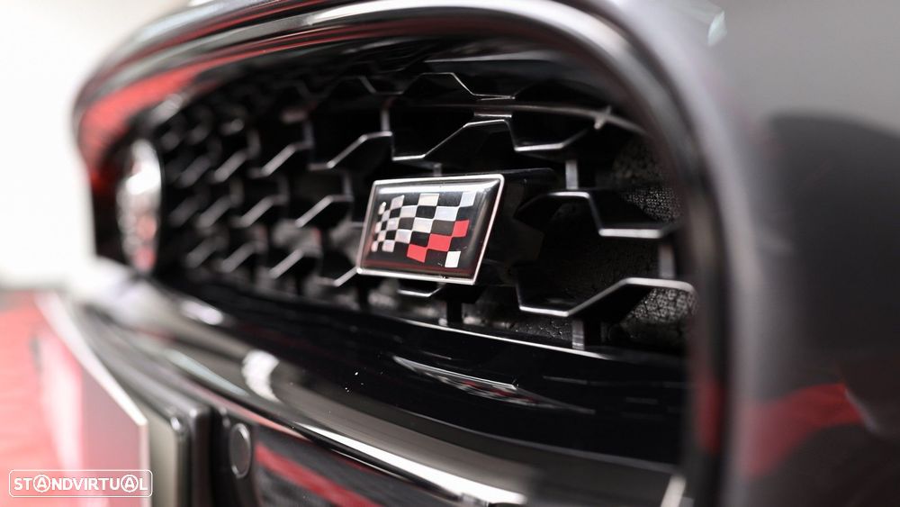 Jaguar F-Type 2.0 i4 Chequered Flag - 5