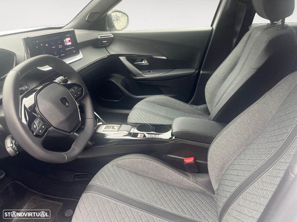 Peugeot e-2008 54 kWh Allure - 9