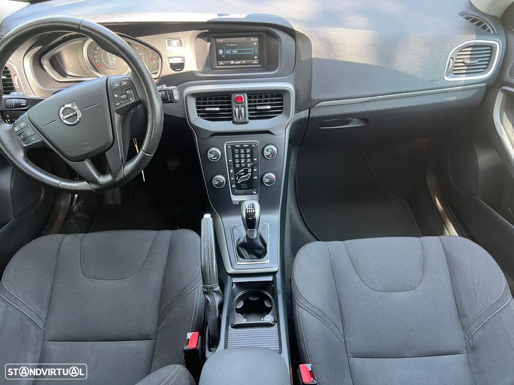 Volvo V40 2.0 D2 Momentum - 8