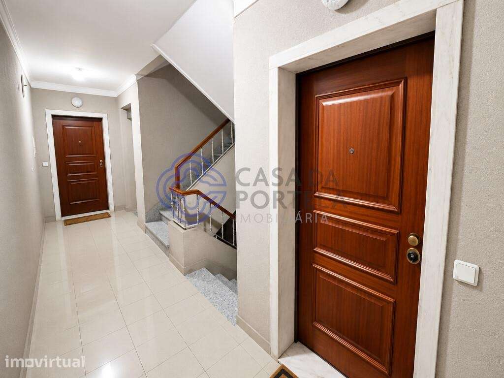 ARRENDAMENTO | T3 com Excelentes Áreas, Garagem Box e Elevador | Barri - Grande imagem: 4/34