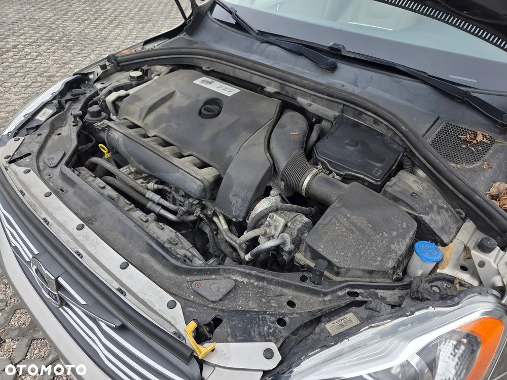 Volvo XC 60 T6 AWD Momentum - 25