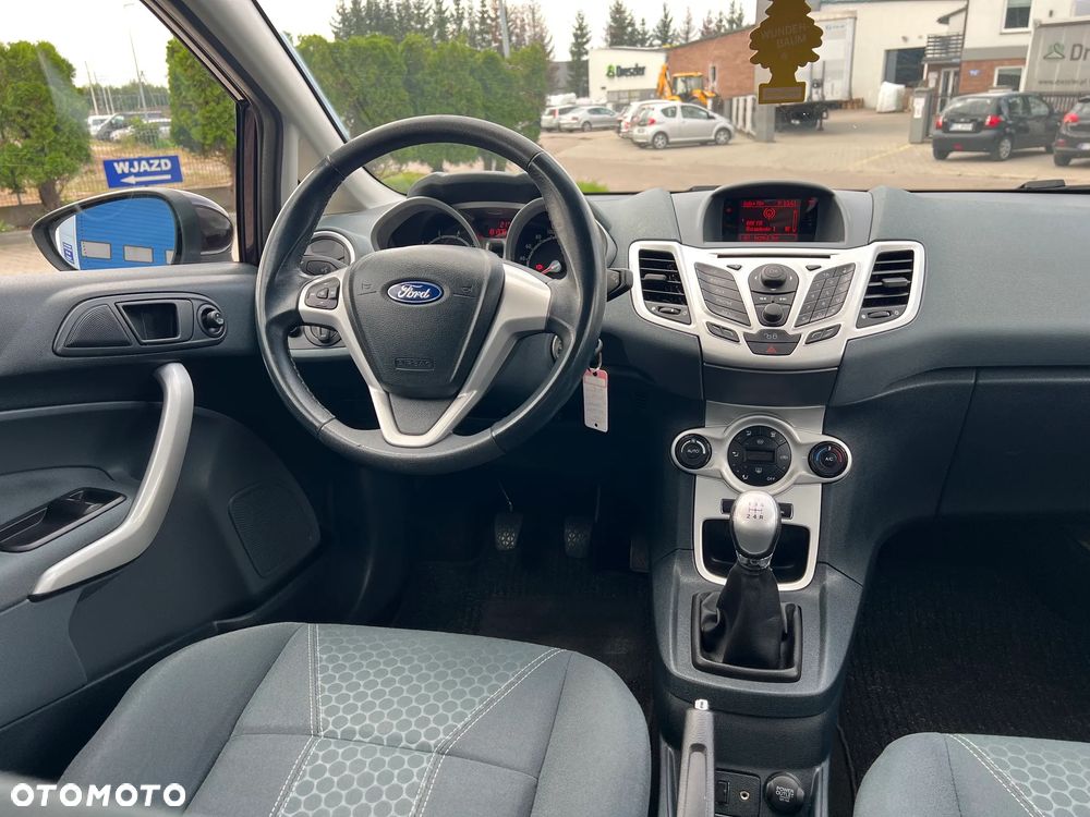 Ford Fiesta 1.25 Celebration - 6