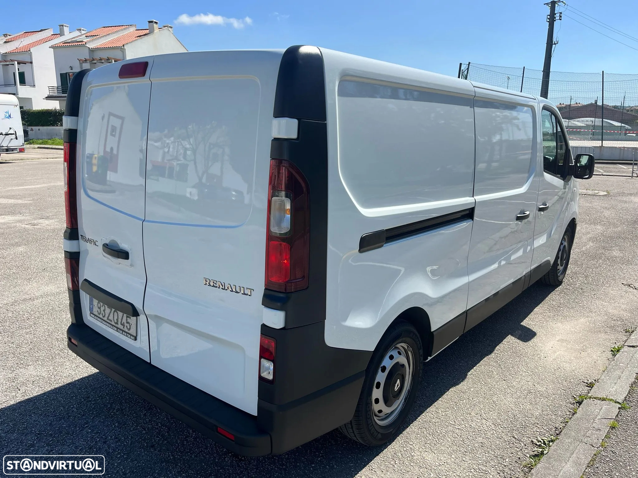 Renault TRAFIC 2.0 dCI 120cv - IVA DEDUTÍVEL - SISTEMA FRIO BALTRINA - 8