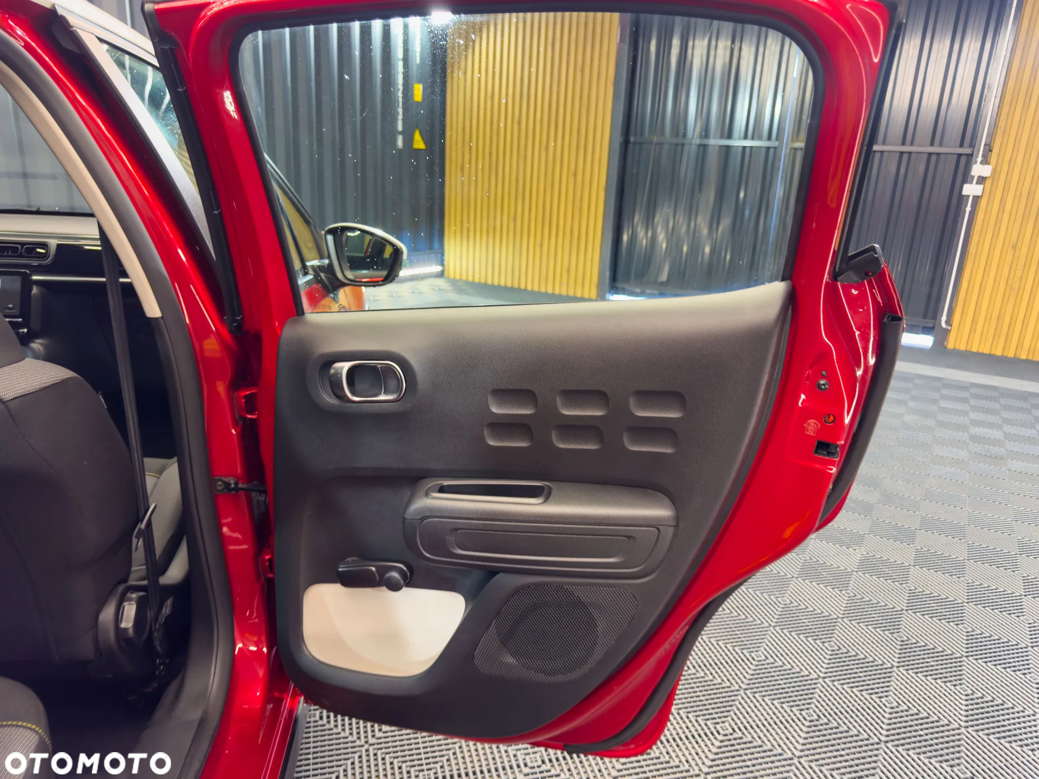 Citroën C3 1.2 PureTech Plus - 24