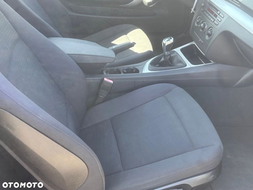 BMW Seria 1 - 17