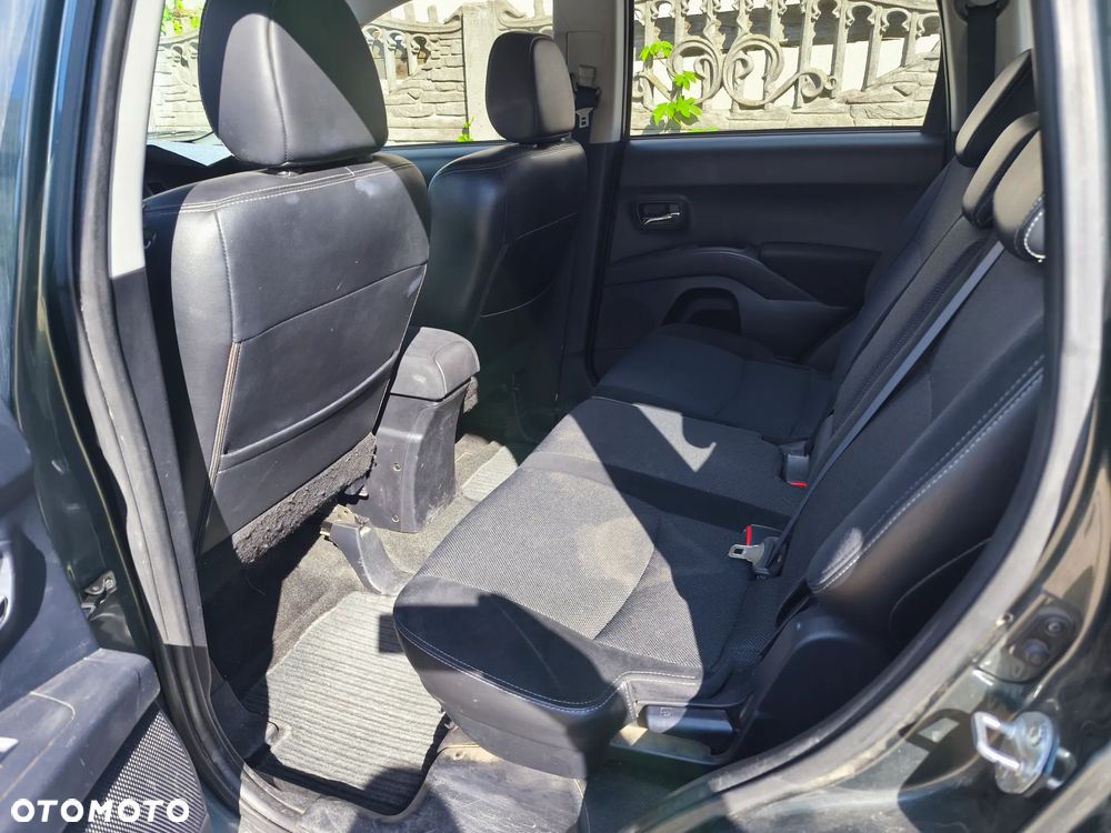 Peugeot 4007 - 10