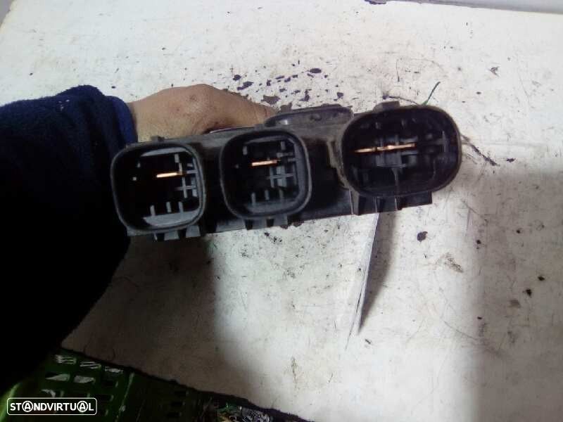 CAIXA RELÉS / FUSÍVEIS RENAULT MEGANE III FASTBACK 2013 -243800011R - 2