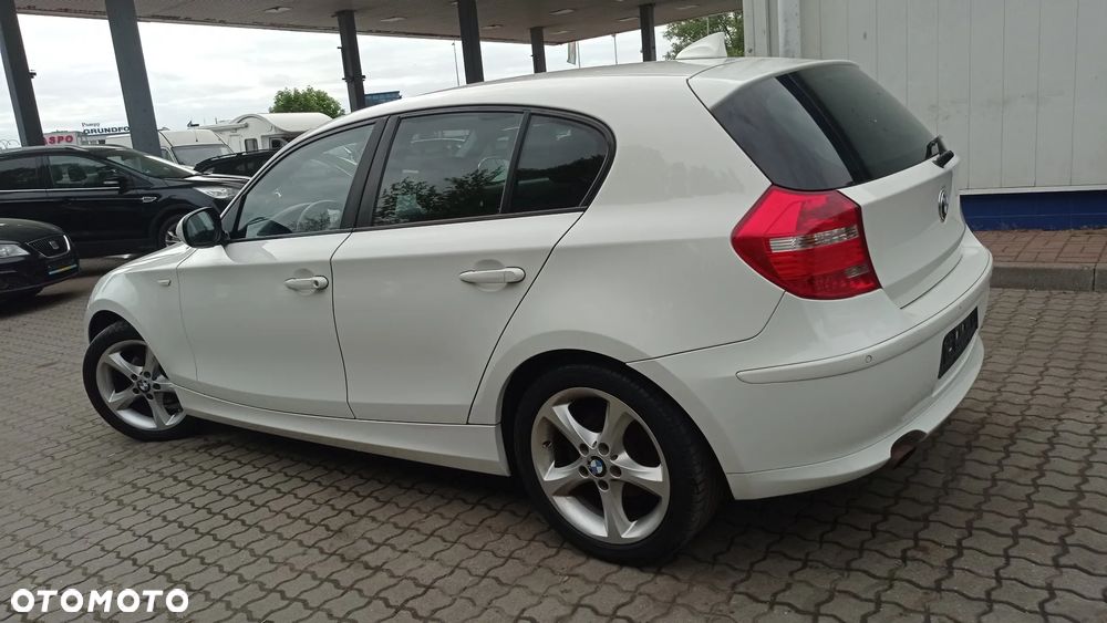BMW Seria 1 116i - 11