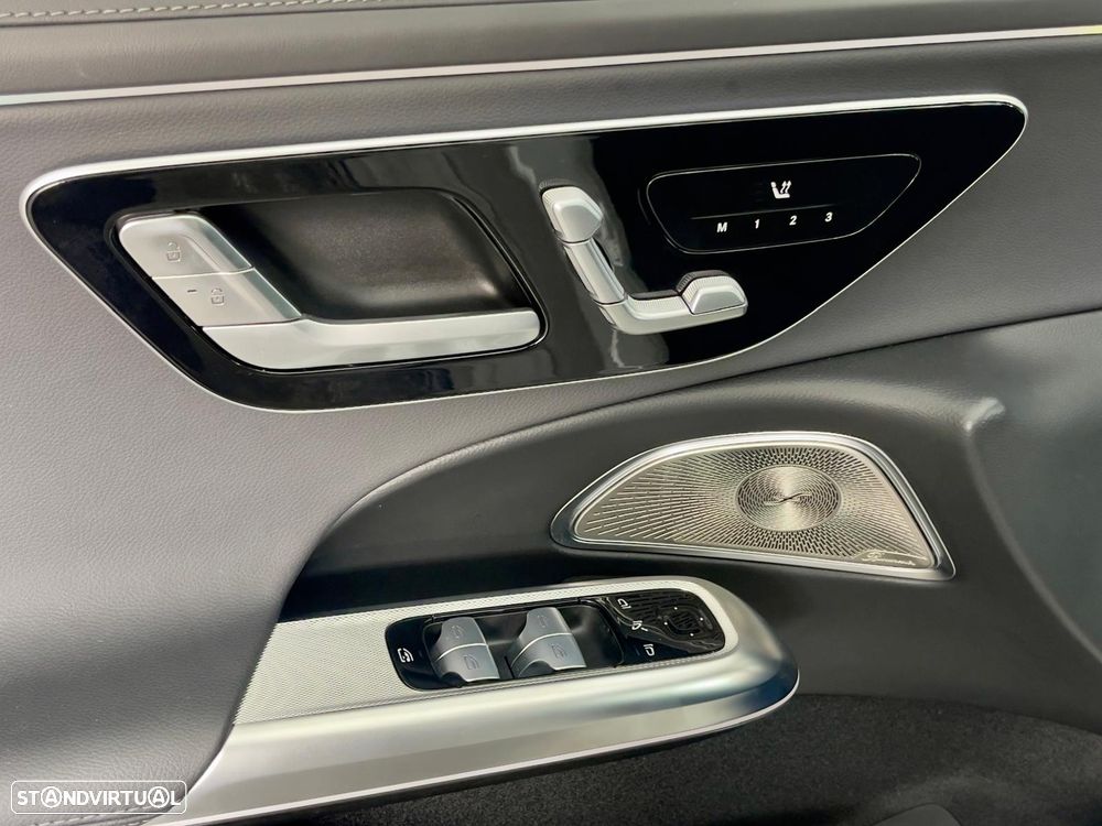Mercedes-Benz E 300 de 9G-TRONIC AMG Line - 11