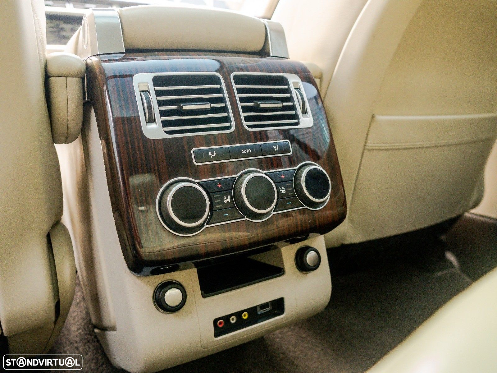 Land Rover Range Rover RR.3.0 SDV6 HEV Autobiography - 30