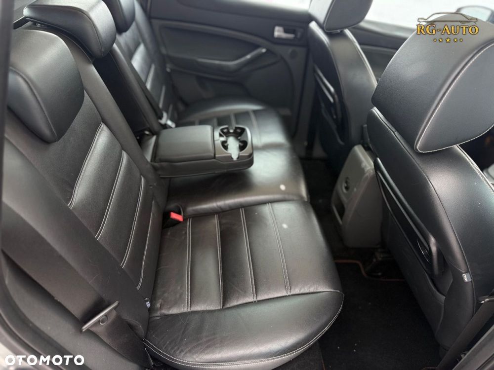 Ford Kuga - 30