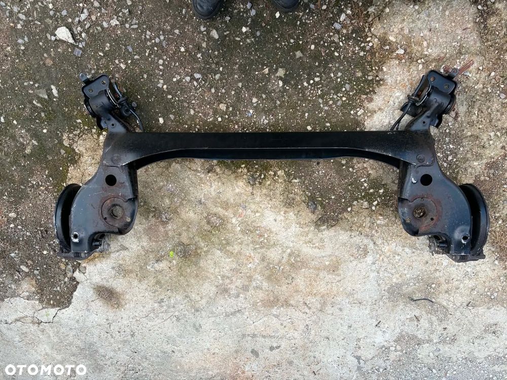 Tylna belka OŚ lancia delta 3 III Fiat Bravo 2 II komplet z zaciskami Orginał - 4