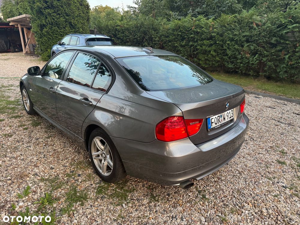 BMW Seria 3 320i Edition Exclusive - 37