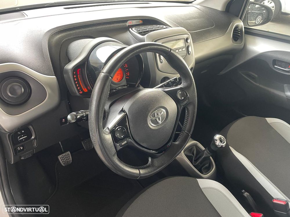 Toyota Aygo x-play - 11