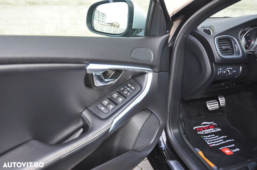 Volvo V40 D3 Geartronic RDesign - 14