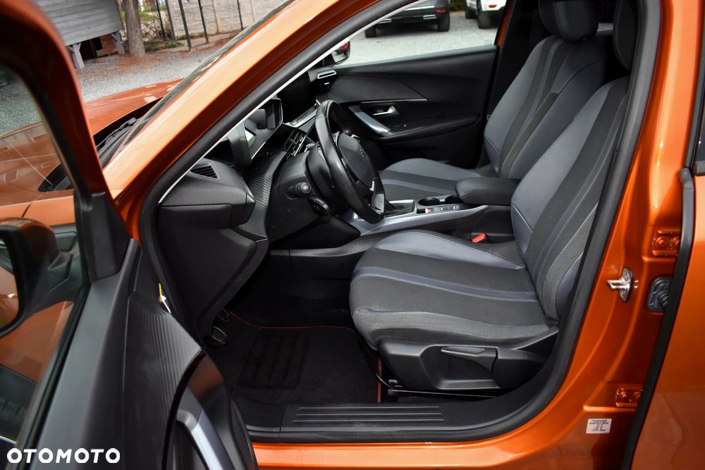 Peugeot 2008 ver-puretech-130-allure - 17