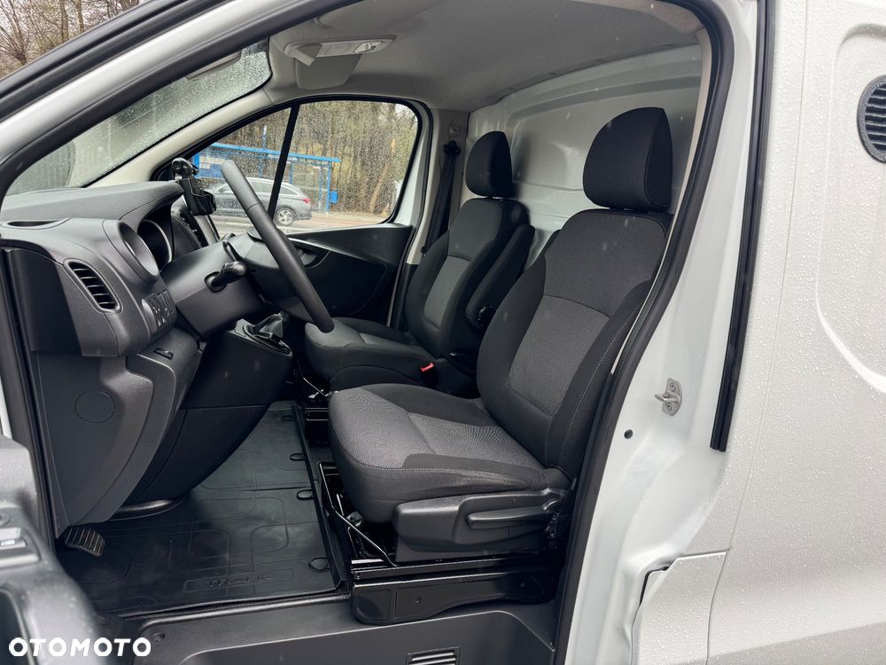 Renault Trafic - 16