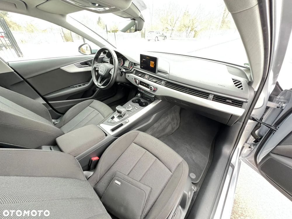 Audi A4 Limousine - 9