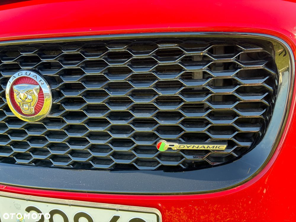Jaguar E-Pace 2.0 i4D FWD R-Dynamic - 14