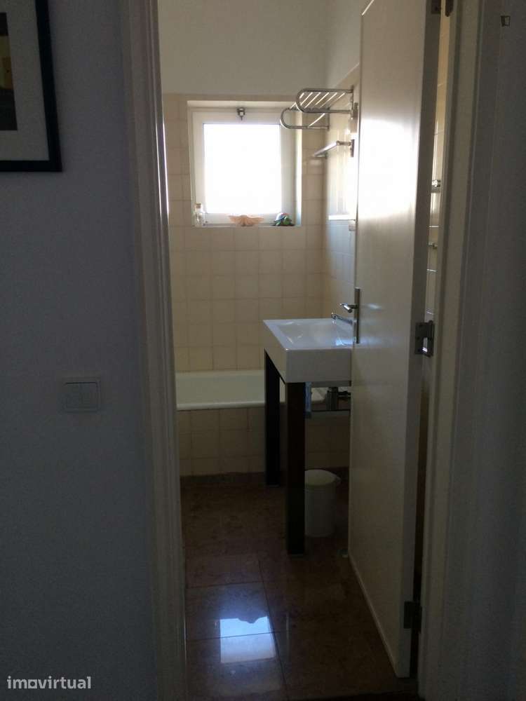 Quarto - localizado em Oeiras Lisbon - Grande imagem: 4/50