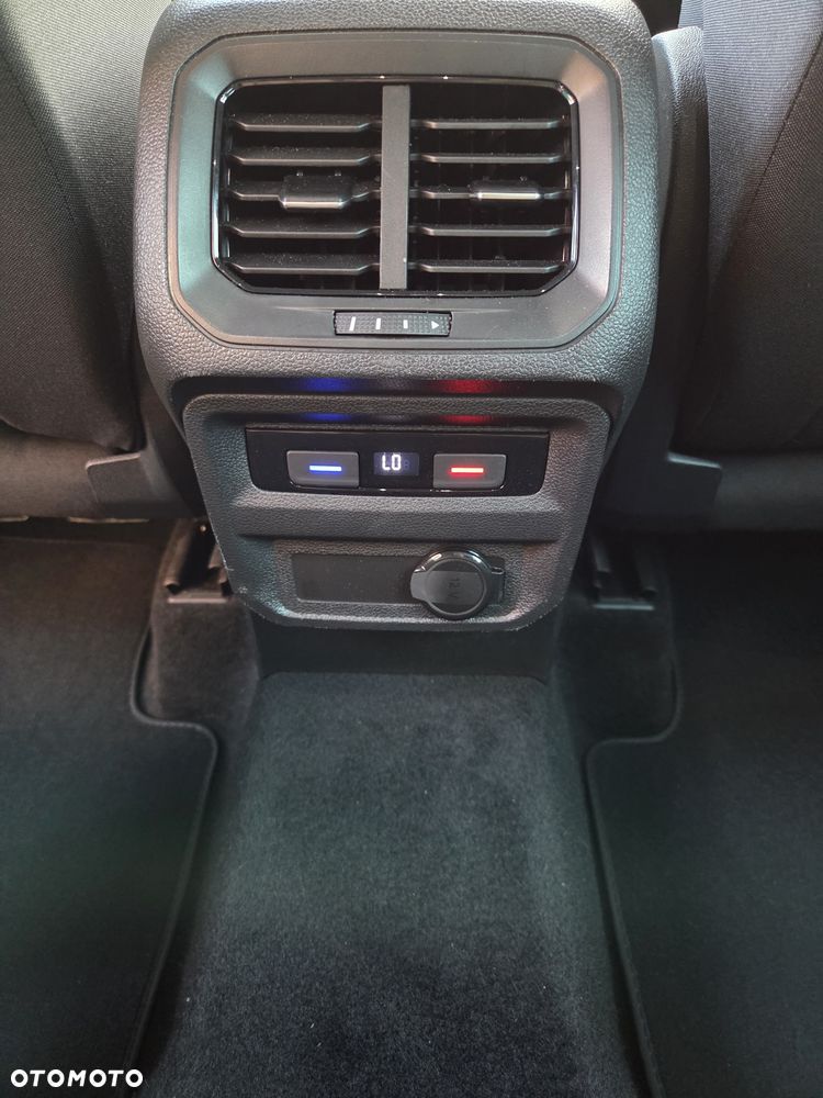 Volkswagen Tiguan - 22