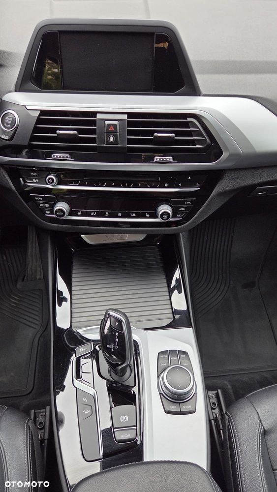 BMW X3 xDrive20i Advantage - 6