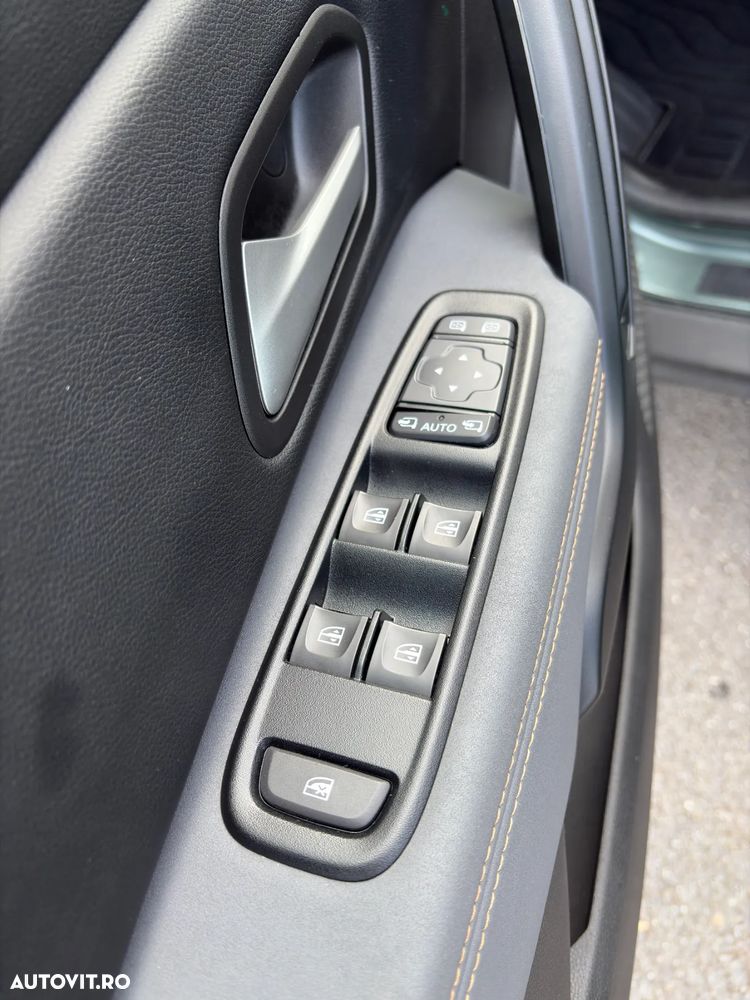 Dacia Duster TCe 150 GPF 4WD SL Techroad - 24