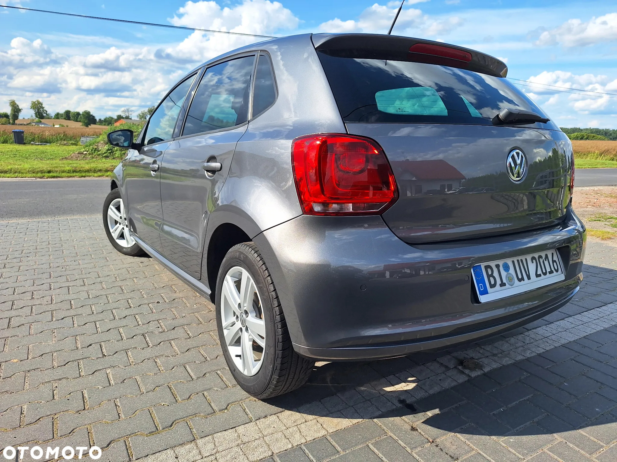 Volkswagen Polo - 2