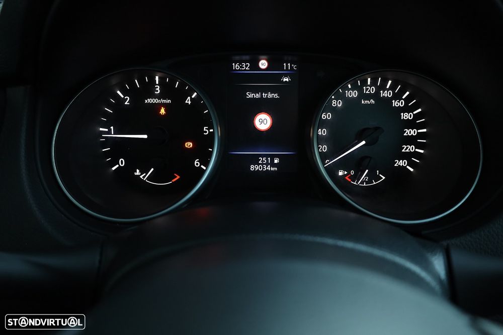 Nissan Qashqai 1.5 dCi N-Connecta J18 - 36